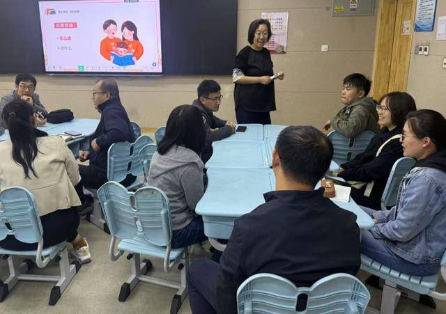 “同心家長學(xué)堂”正式開講，為家長提供專業(yè)家庭教育咨詢服務(wù)