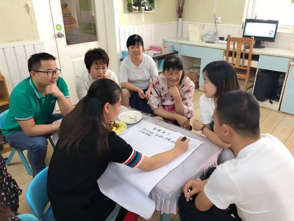 萬(wàn)嬰麓山潤(rùn)城幼兒園 “幼小銜接，無(wú)縫對(duì)接”大班主題式家長(zhǎng)座談會(huì)暨家庭教育咨詢