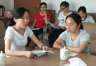 家委會(huì)爭(zhēng)議背后 從“特殊優(yōu)待”到“務(wù)實(shí)服務(wù)”的轉(zhuǎn)型之路