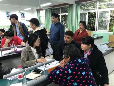 家校共育新探索 前進(jìn)街道眾安前進(jìn)初中召開“聯(lián)診式”家長(zhǎng)會(huì)